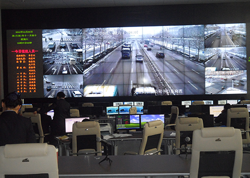 工業級拼接屏廠家怎么選?